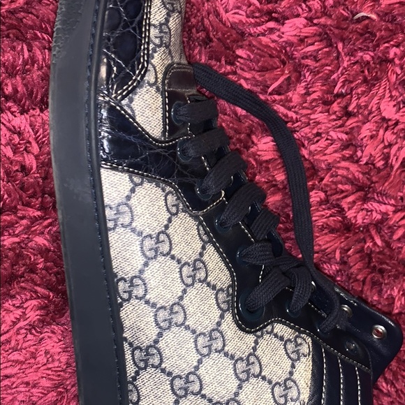 Men’s Gucci high top sneakers - Picture 2 of 5